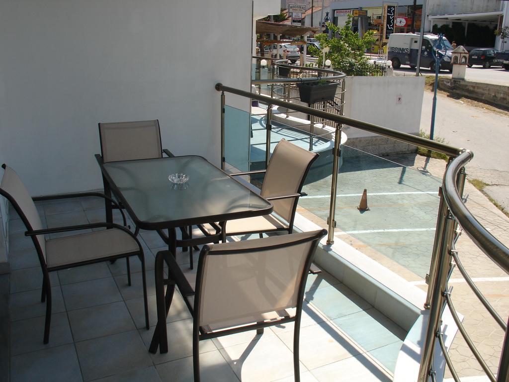 Le Onde Apartment Pefkochori Bagian luar foto
